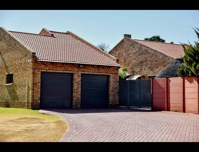 3 BEDROOM HOUSE FOR SALE IN MEYERHOF